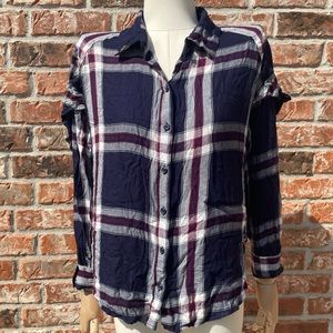 Kensie blue plaid button down flannel top / M / Excellent condition